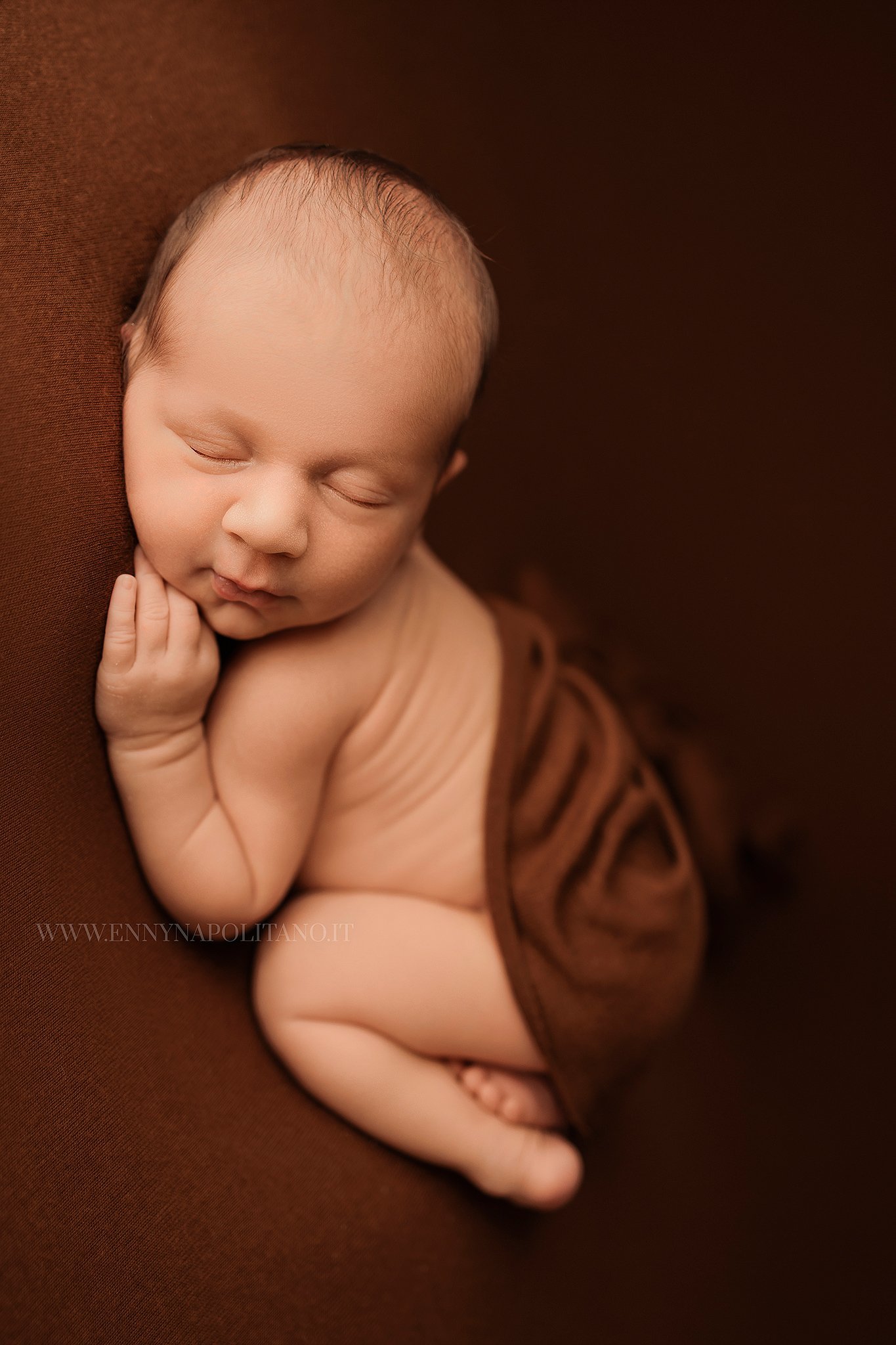 Fotografia di un neonato che dorme
