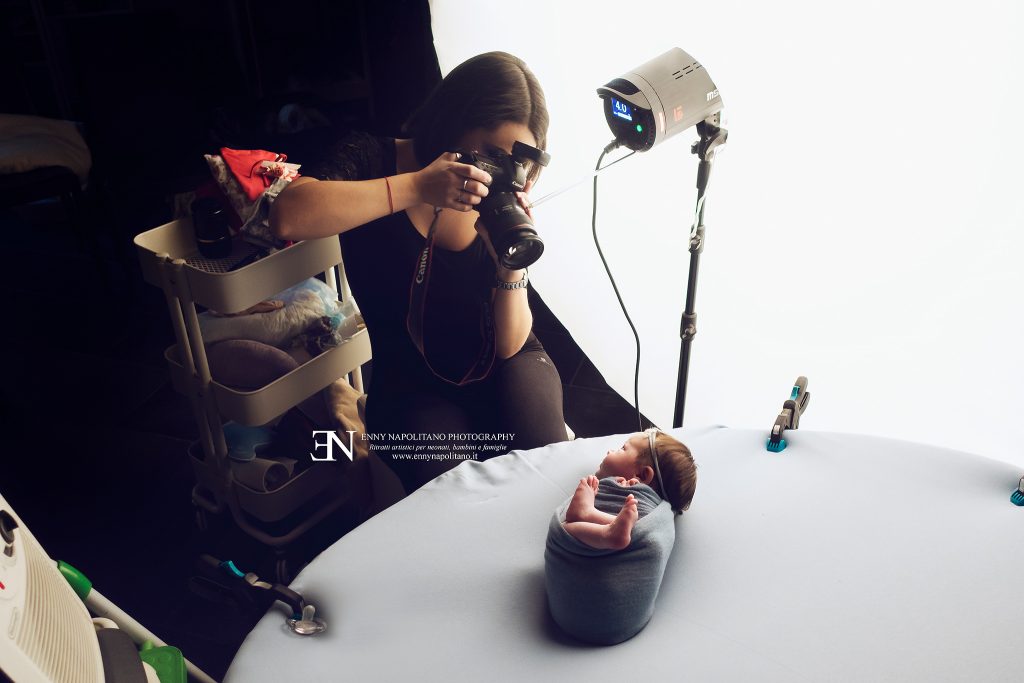flash neonati fotografo newborn Milano